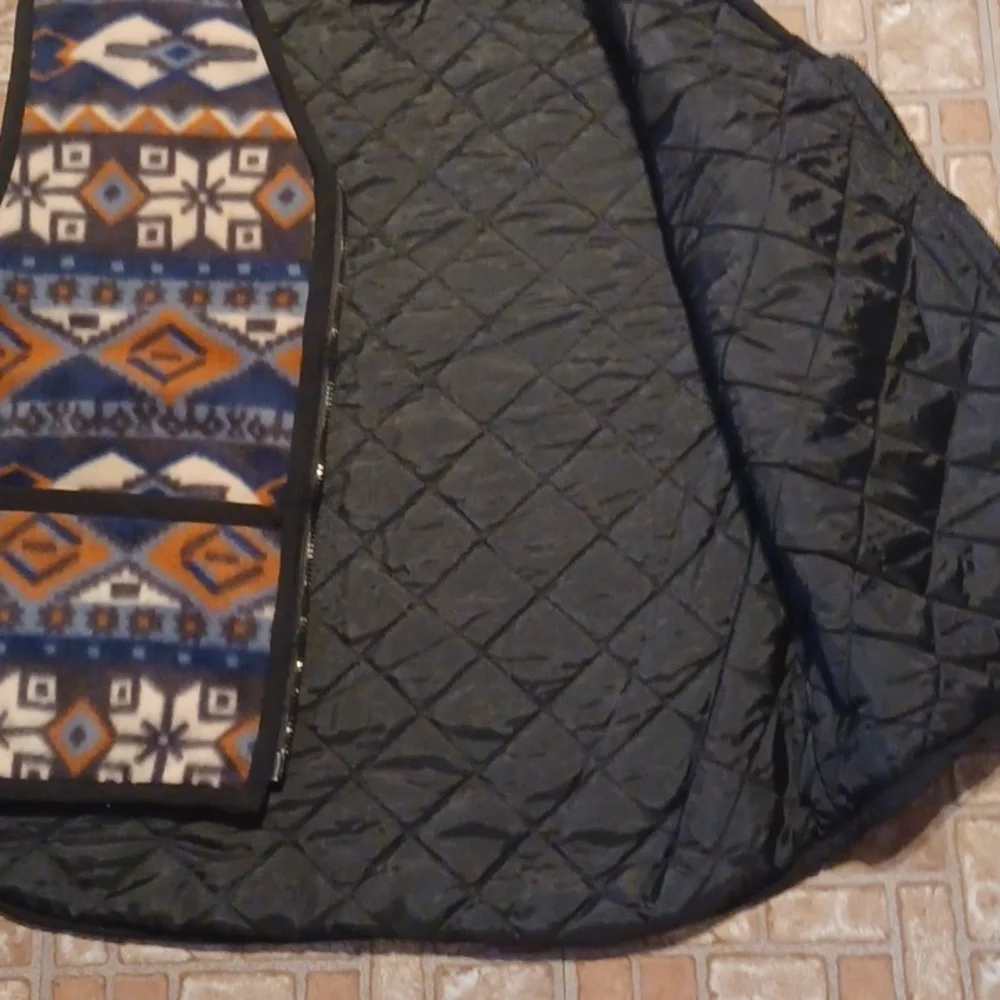 Fleece Vest in Blue and Brown Uniform Code Size Large